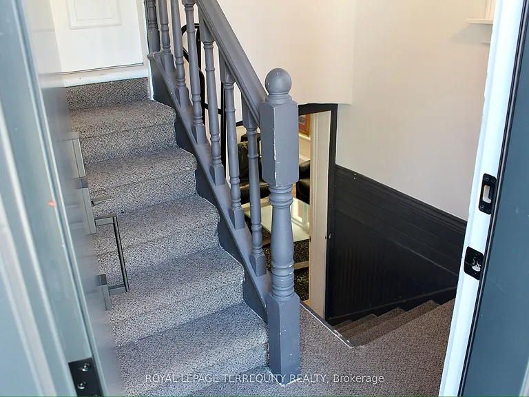 140 Wolverleigh Blvd #LOWER — Photo 5