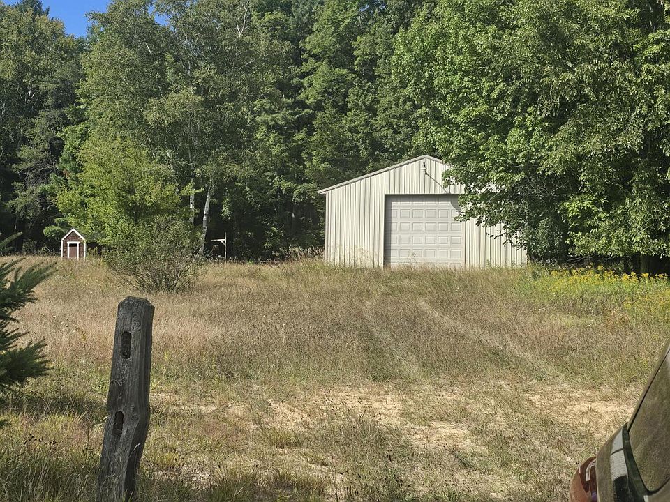 2nd image of 11750 Seventeen Mile Rd