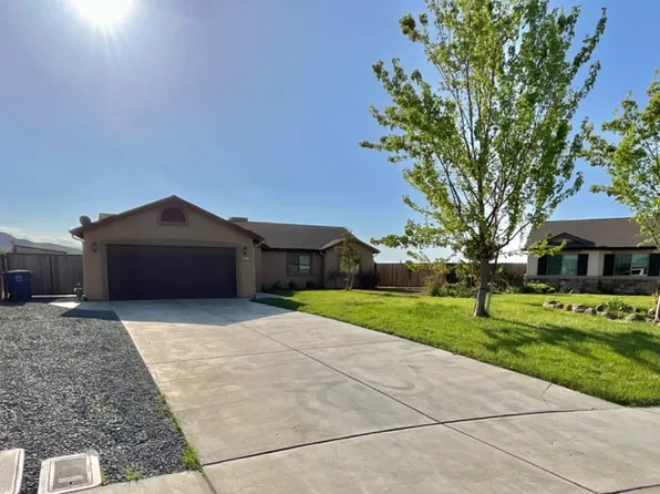 691 Blossom Ct, Exeter, CA 93221