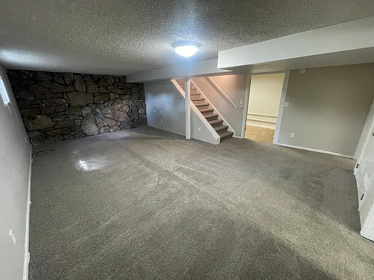 1539 Pratt St — Photo 16