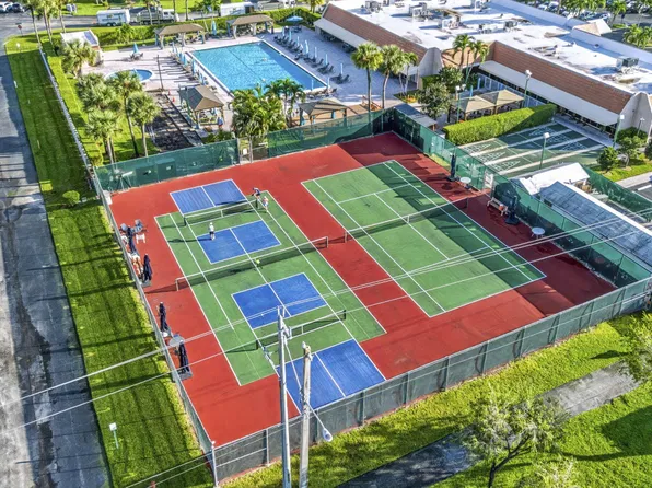 150 LAKE NANCY Lane #219, West Palm Beach, FL 33411