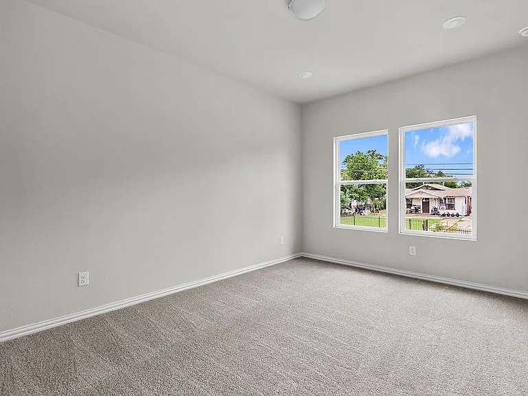 3329 Eastland St — Photo 7
