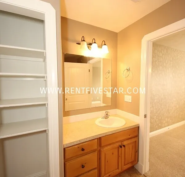 319 Park Ave #A — Photo 17