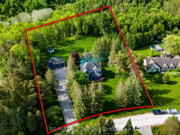 9 Purple Hill Ln, Clearview, ON L0M 1G0