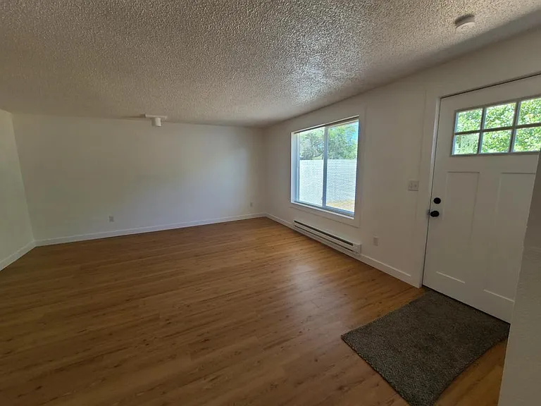 226 S Lalo Ave — Photo 6