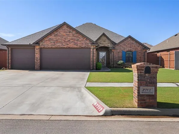 2712 Falling Leaves Dr, Weatherford, OK 73096