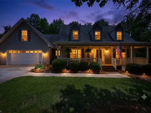2130 Willow Oak Dr, Thomasville, NC 27360