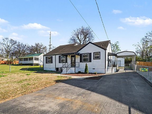 2nd image of 996 Maplewood Pl