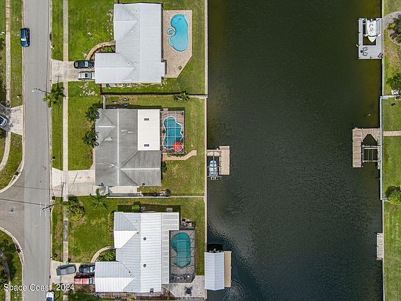 5th image of 1060 Montego Bay Dr N