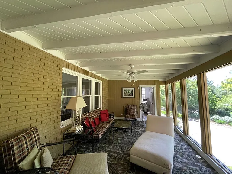 329 Country Club Rd — Photo 7
