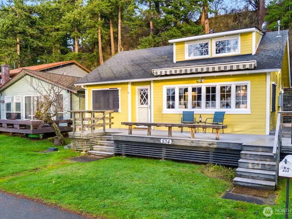 534 Sundin Drive, Camano Island, WA 98282