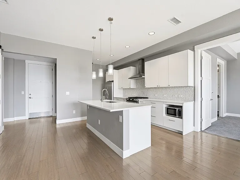 4885 S Monaco St #206 — Photo 8