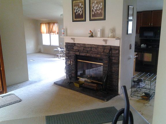 3rd image of 102 Stone Glen Pl