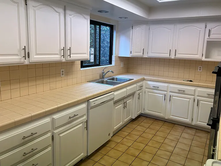 1217 E Cota St #A — Photo 8