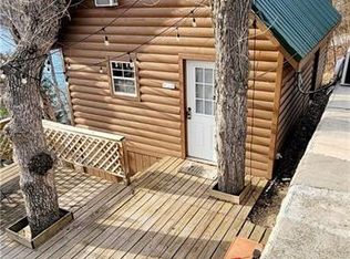 61 N Lakeview Rd, Mapleton, KS 66754