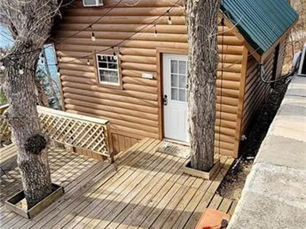 61 N Lakeview Rd, Mapleton, KS 66754