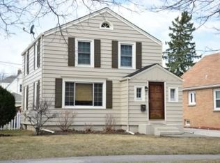 2015 N 85th St, Wauwatosa, WI 53226