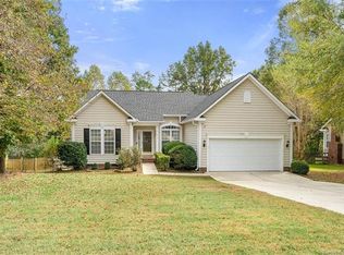2917 Pinewood Hill Dr, Matthews, NC 28105
