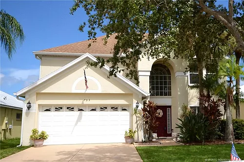 753 NW Waterlily Pl Photo 1