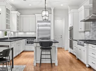 4801 29th St N, Arlington, VA 22207