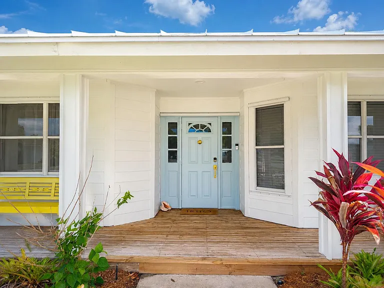 341 Suwanee Ave — Photo 5