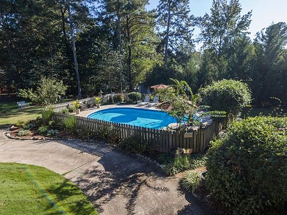 2nd image of 2659 Benton Dr