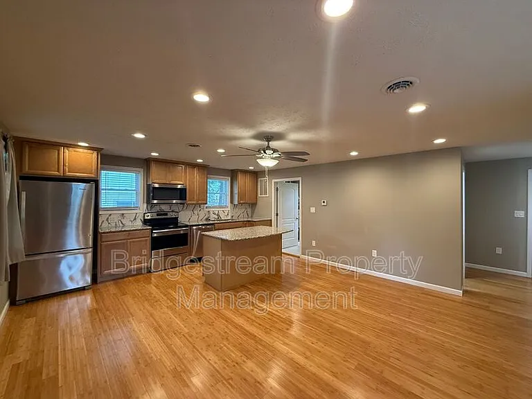 4508 E Venetian Way — Photo 2