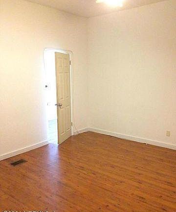 5th image of 3201 Phyllis St