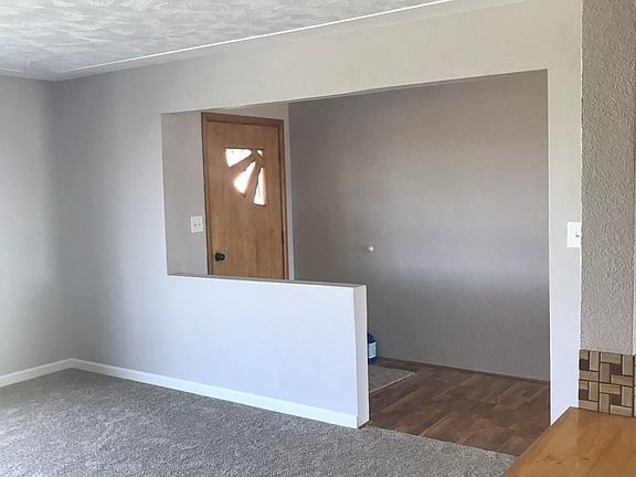 Entry way from living room