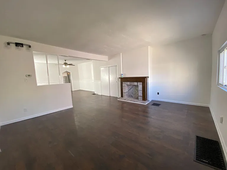 446 Sapphire Way — Photo 2