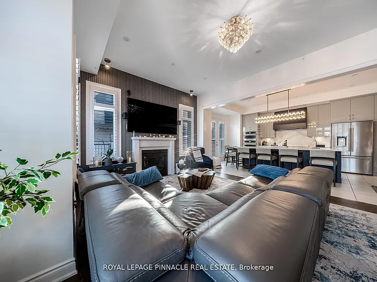 1504 Yellow Rose Cir #UPPER — Photo 10