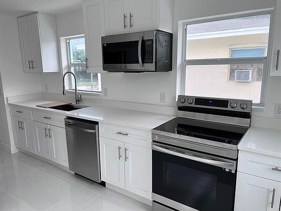 4th image of 1015 S K St APT 1