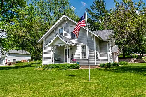 303 N 4th St Photo 1