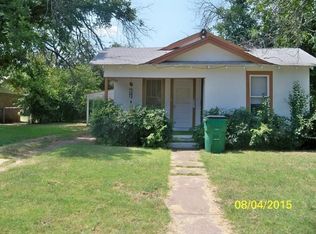 319 W 10th St, Coleman, TX 76834