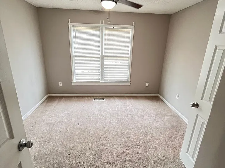 130 Crescent Cir — Photo 17