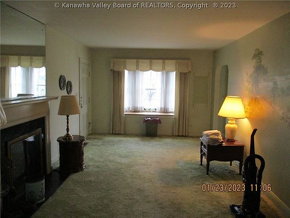 2nd image of 4010 Kirby St