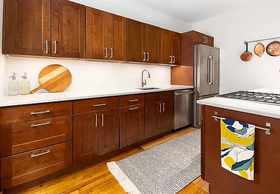 4th image of 408 Saint Johns Pl APT 4C
