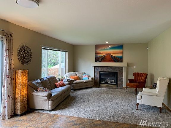 3rd image of 3027 Silverleaf Ct NW