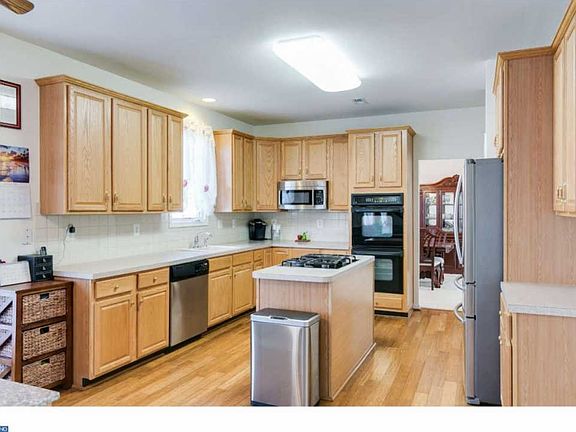 5th image of 3 Bay Hill Ct