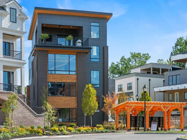 2942 Three Oaks Ln, Cincinnati, OH 45209