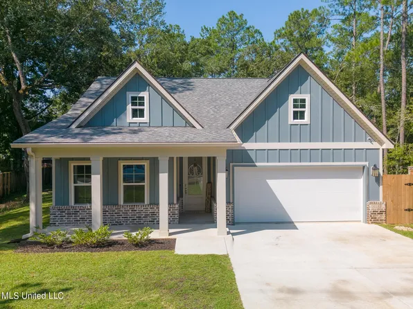 98193 Golf Club Dr, Diamondhead, MS 39525