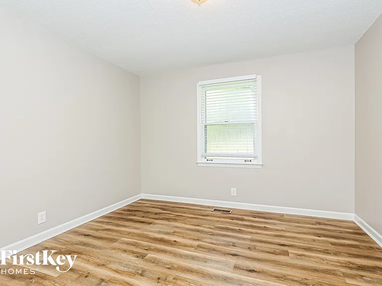 345 Highfield Dr — Photo 11