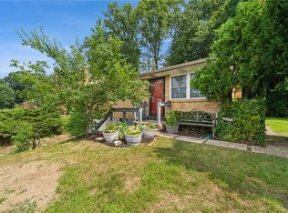 820 Maplewood Dr, Pittsburgh, PA 15234