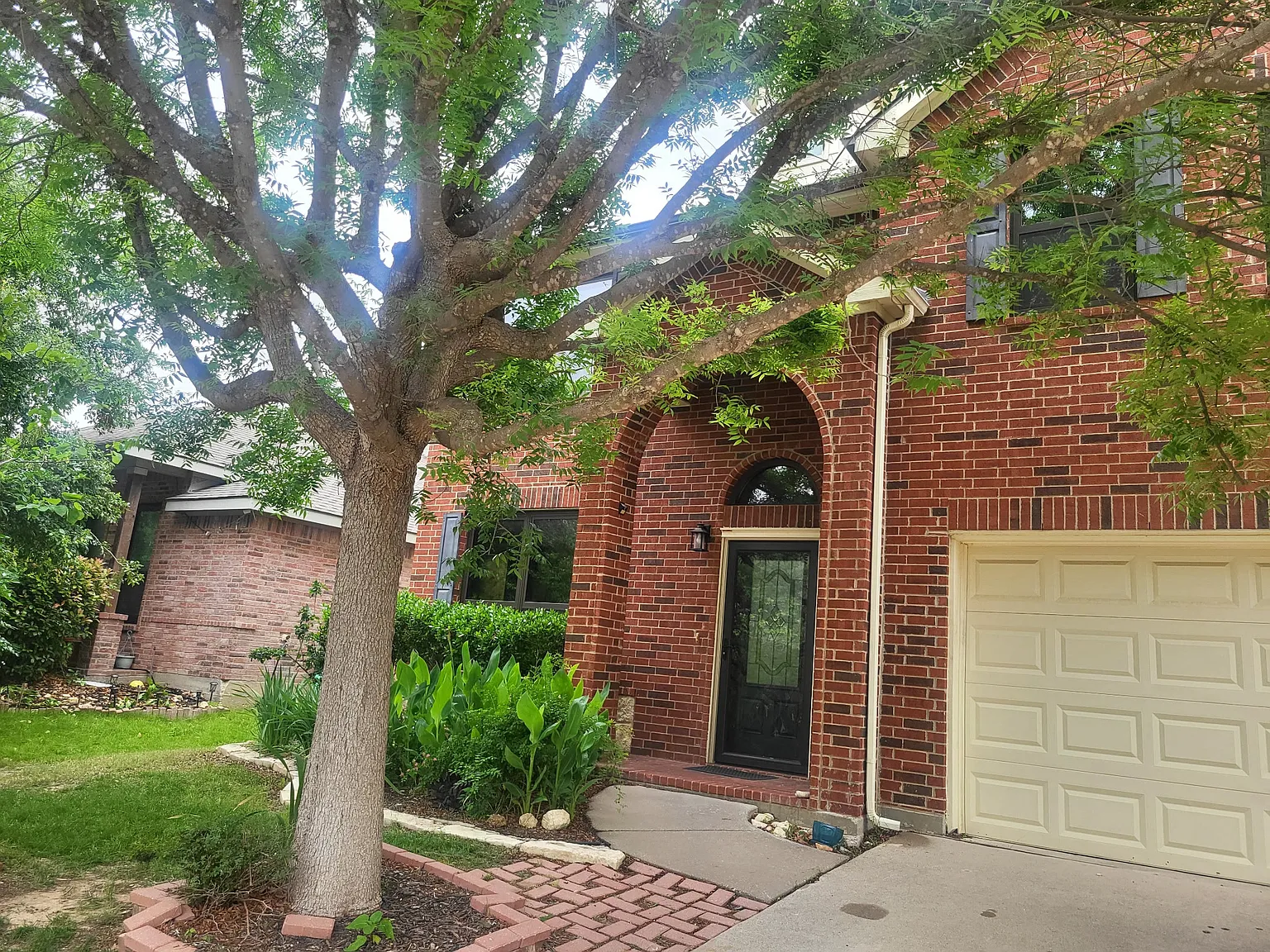 4 bed, 2.5 bath, 3074 sqft, $2,795 — Photo 2
