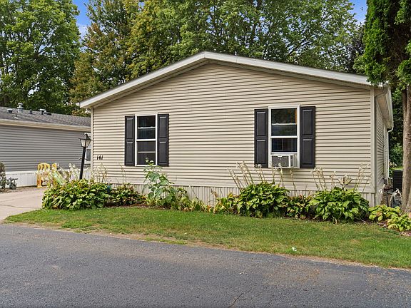 2nd image of 141 Kathryn Ln