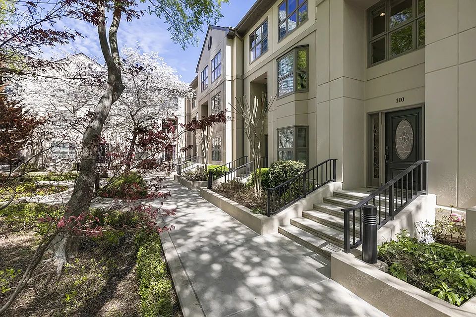 1st image of 3475 Oak Valley Rd NE APT 110