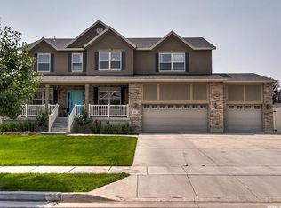 22 S Bonneville Ln, Kaysville, UT 84037