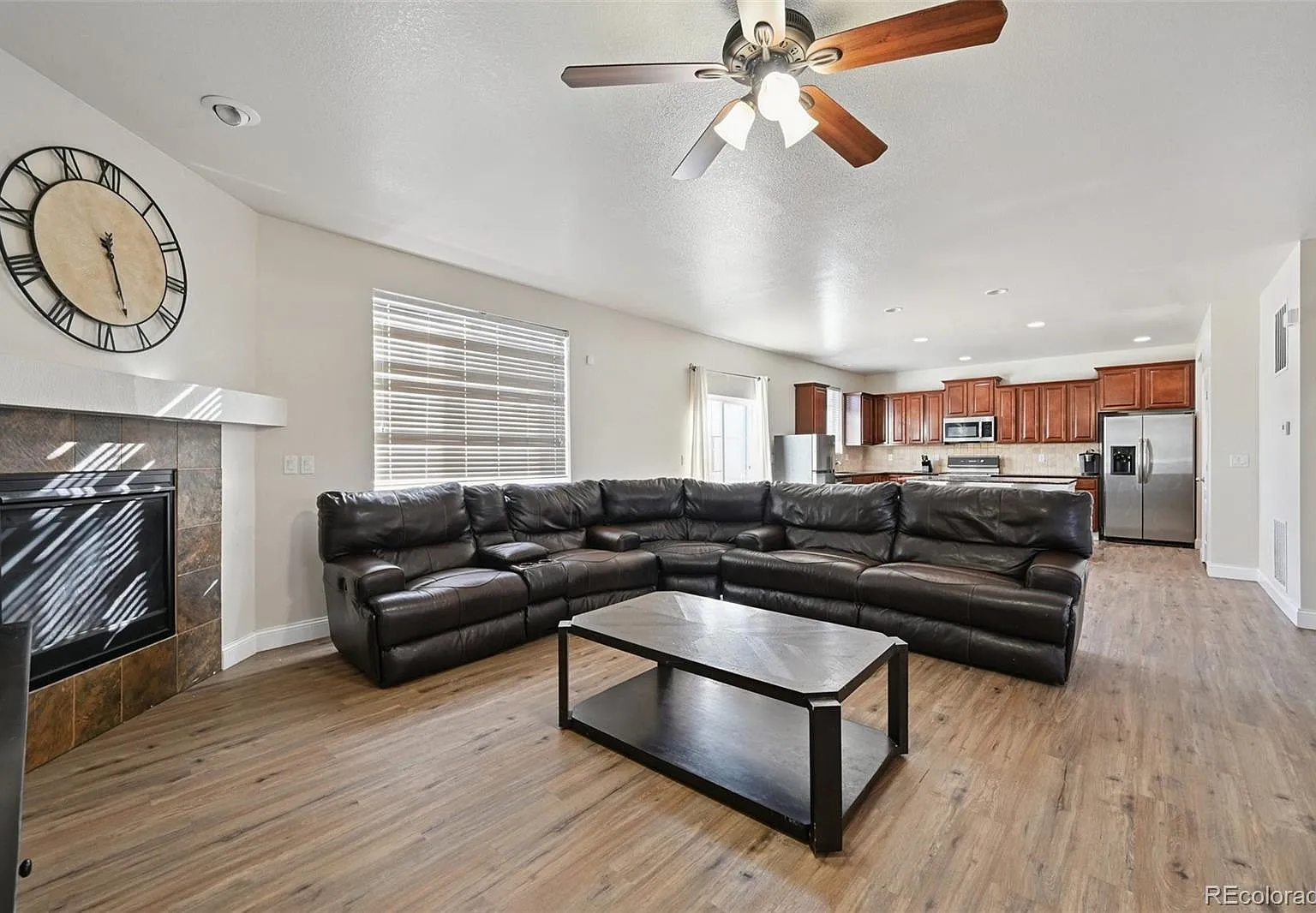 5 bed, 4.5 bath, 3536 sqft, $4,200 — Photo 4
