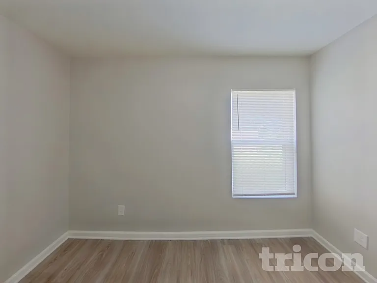 654 Scarlet Leaf Ln — Photo 10