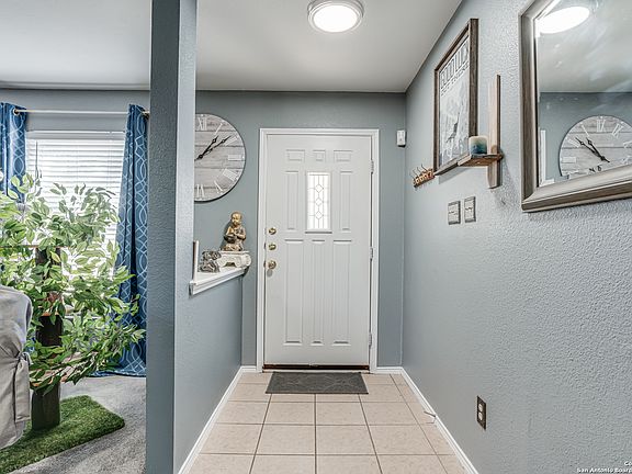2nd image of 244 Willow Bluff